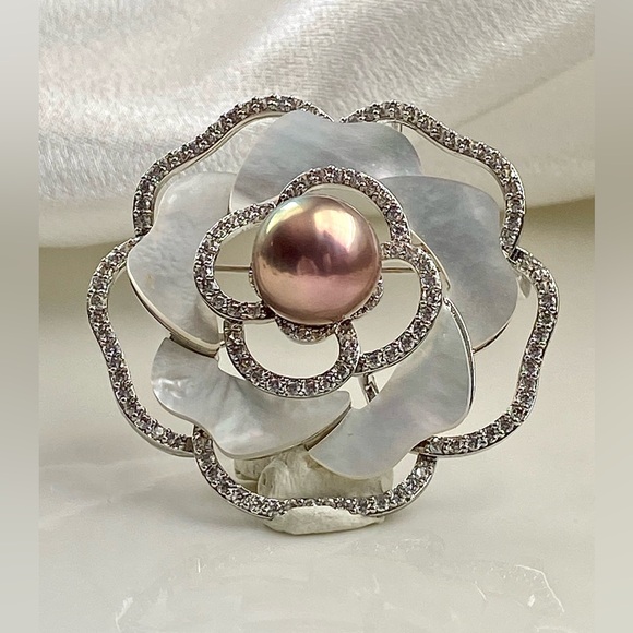 Jewelry - P240-Handmade Metallic Edison Pearl And Mother-of-Pearl Flower Brooch/Pendant